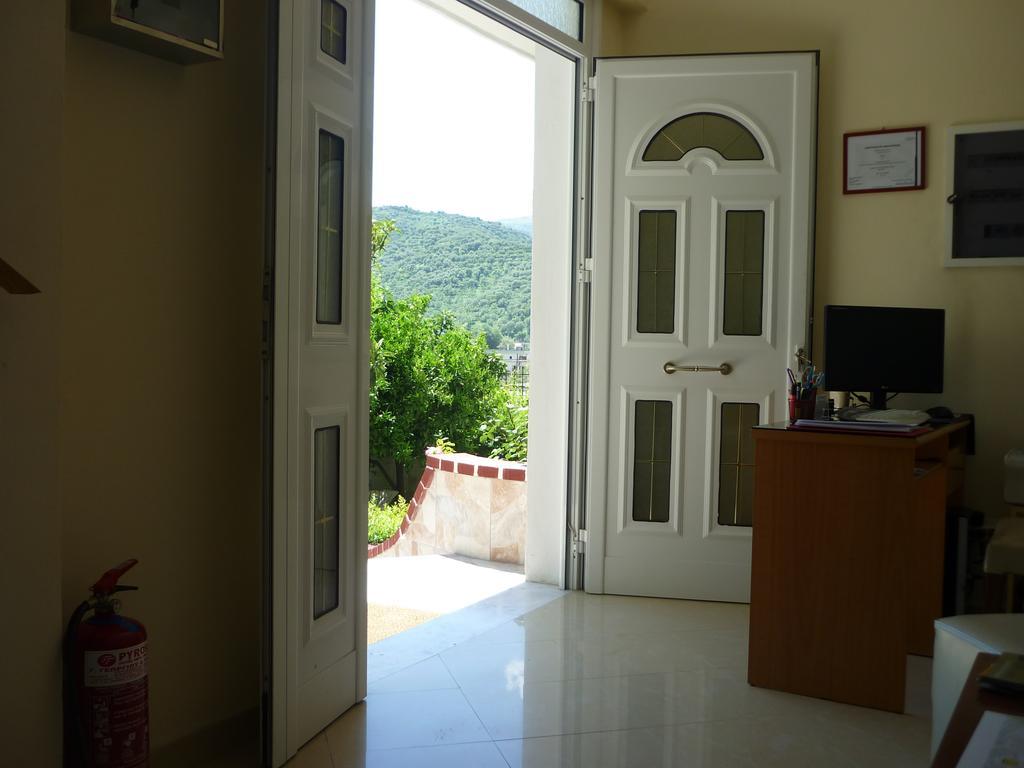 Villa Basilika Vlore Exterior photo